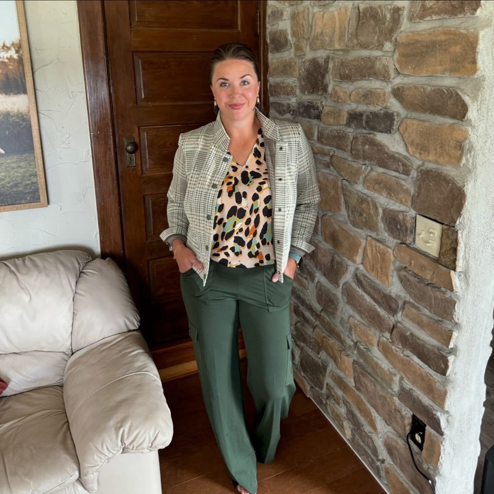 CAbi fall 24 chargo - Picture 6 of 9